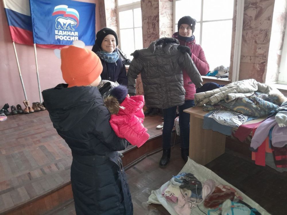 Чаплинский муниципальный округ получил гуманитарный груз от жителей г. Новочеркасск и слободы Красюковской Чаплинский муниципальный округ получил гуманитарный груз от жителей г. Новочеркасск и слободы Красюковской