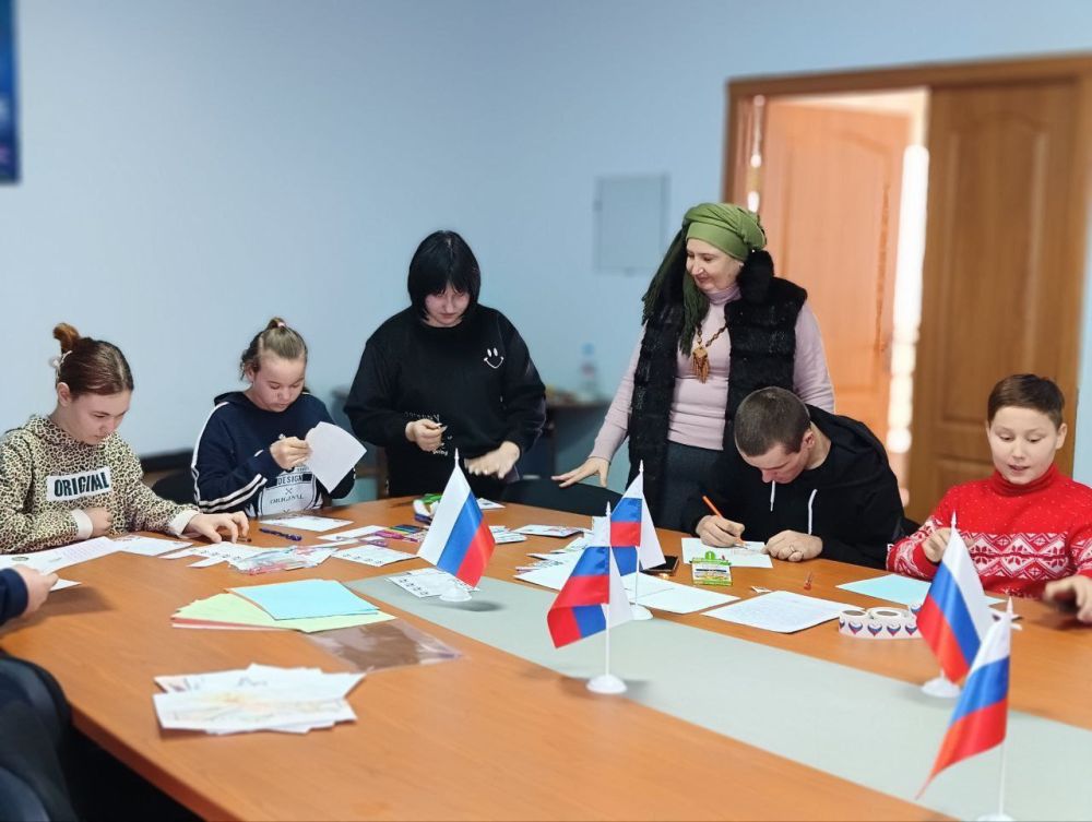 Молодёжь и дети Чаплинского муниципального округа присоединились к акции "Письма на фронт" Молодёжь и дети Чаплинского муниципального округа присоединились к акции "Письма на фронт"