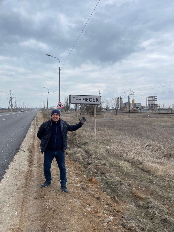 Энвер Абдураимов: ИЗ АРХИВА: Гуманитарный конвой в Геническ — март 2022 года Энвер Абдураимов: ИЗ АРХИВА: Гуманитарный конвой в Геническ — март 2022 года