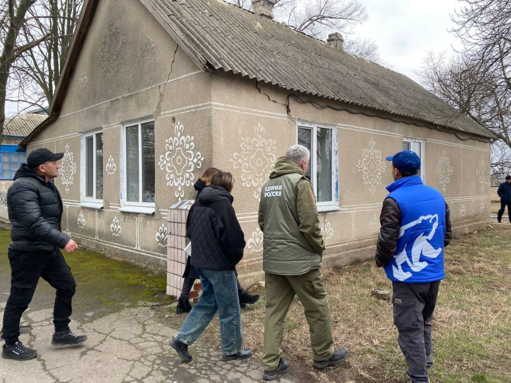 Во время каждого визита в Горностаевский округ уделяю время, чтобы посетить детский сад в с.Константиновка Во время каждого визита в Горностаевский округ уделяю время, чтобы посетить детский сад в с.Константиновка