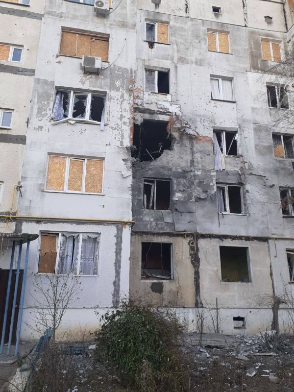ВСУ вновь обстреляли жилые дома жителей Новой Каховки ВСУ вновь обстреляли жилые дома жителей Новой Каховки