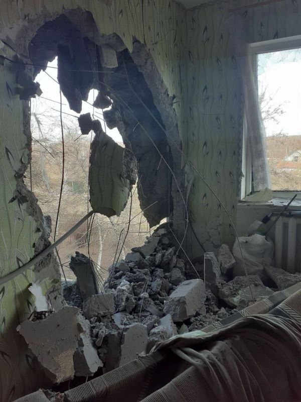 ВСУ вновь обстреляли жилые дома жителей Новой Каховки ВСУ вновь обстреляли жилые дома жителей Новой Каховки