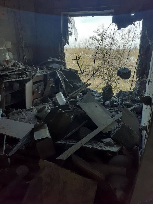 ВСУ вновь обстреляли жилые дома жителей Новой Каховки ВСУ вновь обстреляли жилые дома жителей Новой Каховки