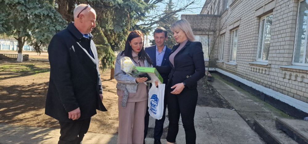 В Горностаевскому округе поздравили женщин старшего поколения категории "Дети войны" с 8 марта В Горностаевскому округе поздравили женщин старшего поколения категории "Дети войны" с 8 марта
