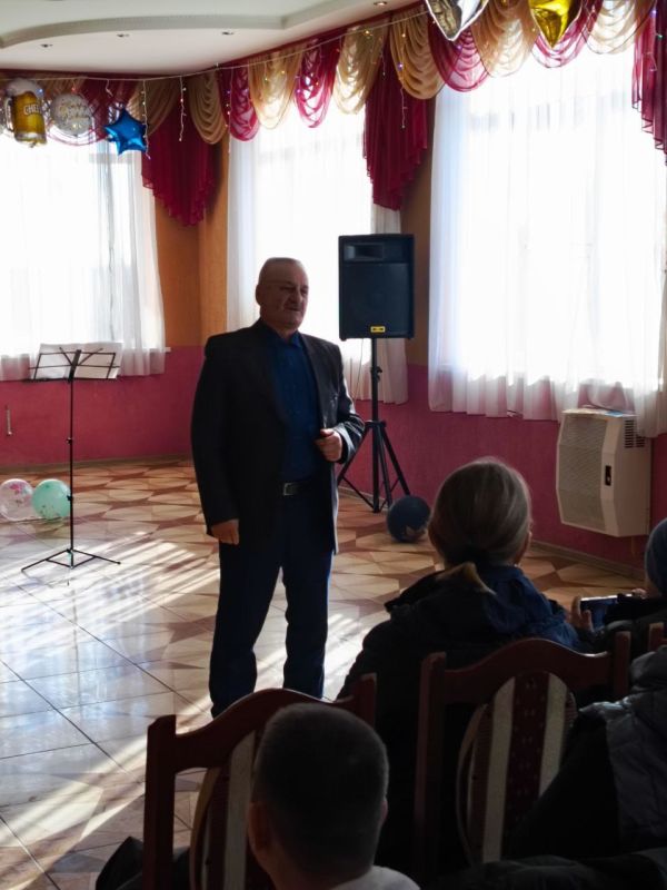 Праздничный концерт в Александровском сельском клубе: торжество в честь Международного женского дня Праздничный концерт в Александровском сельском клубе: торжество в честь Международного женского дня