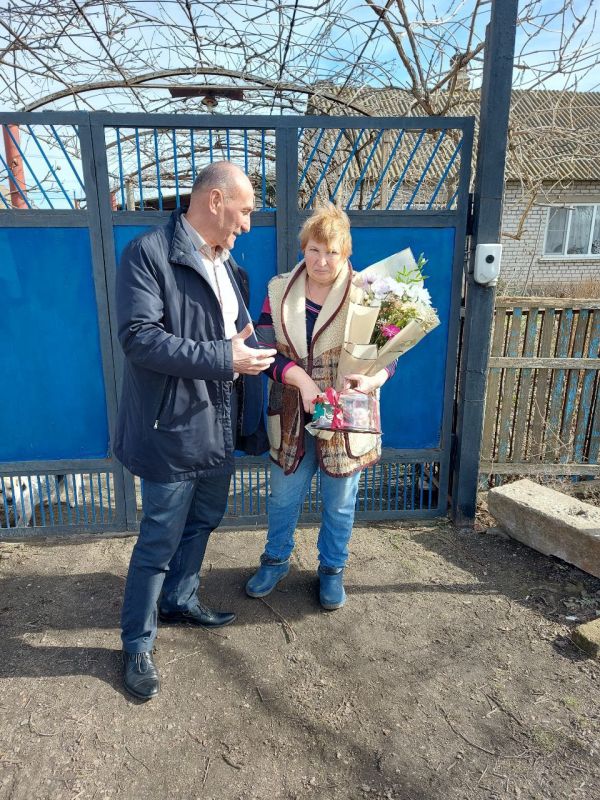 В Геническом муниципальном округе поздравили семьи участников СВО В Геническом муниципальном округе поздравили семьи участников СВО