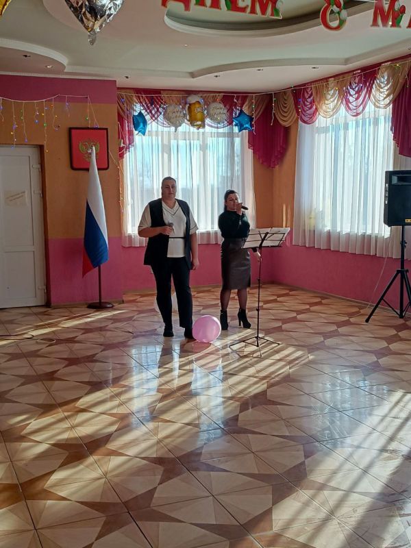 Праздничный концерт в Александровском сельском клубе: торжество в честь Международного женского дня Праздничный концерт в Александровском сельском клубе: торжество в честь Международного женского дня