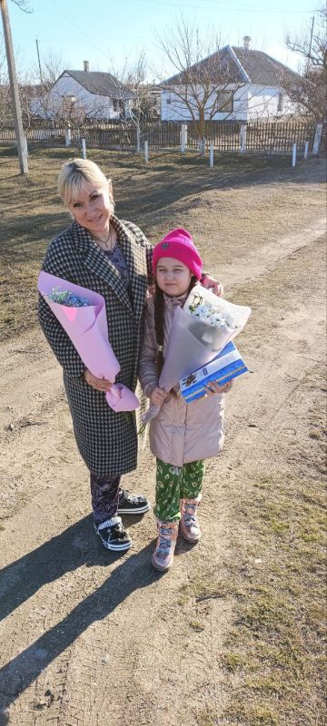 В Геническом муниципальном округе поздравили семьи участников СВО В Геническом муниципальном округе поздравили семьи участников СВО