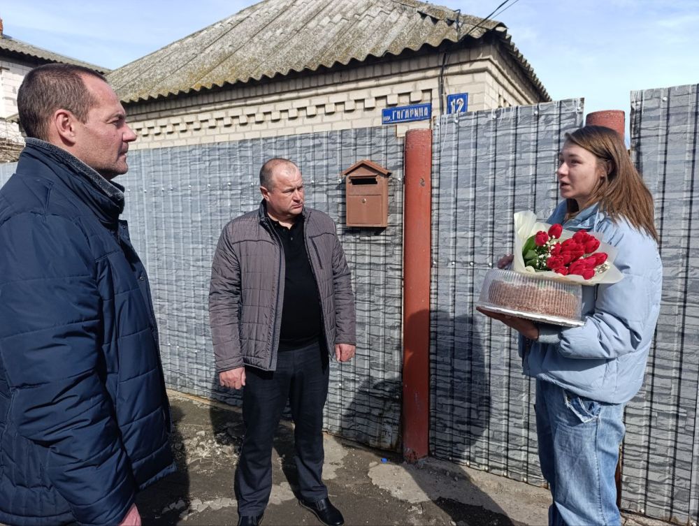В Геническе поздравили с Международным женским днем матерей, жен и дочерей участников СВО без вести пропавших в зоне боевых действий В Геническе поздравили с Международным женским днем матерей, жен и дочерей участников СВО без вести пропавших в зоне боевых действий