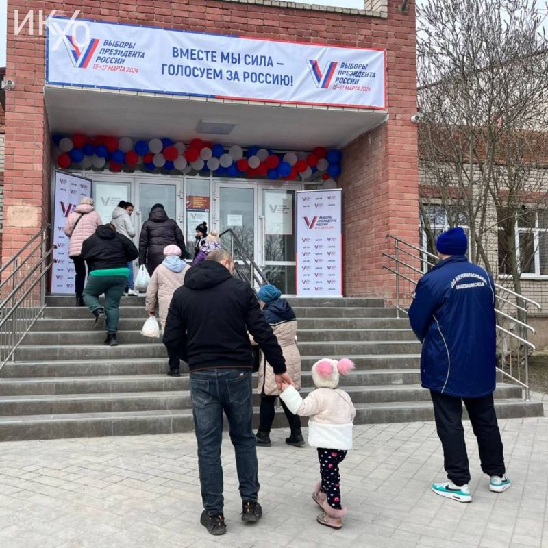 Члены участковых избирательных комиссий Херсонской области проходят обучение через портал "Госуслуг" Члены участковых избирательных комиссий Херсонской области проходят обучение через портал "Госуслуг"