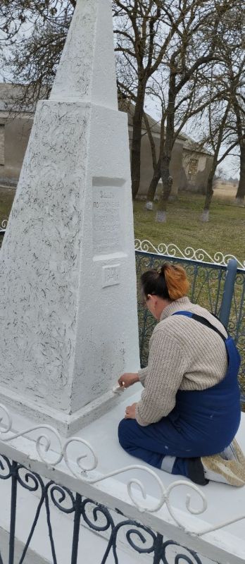 В селе Лиманское Скадовского округа реконструировали памятник Жертвам фашизма В селе Лиманское Скадовского округа реконструировали памятник Жертвам фашизма