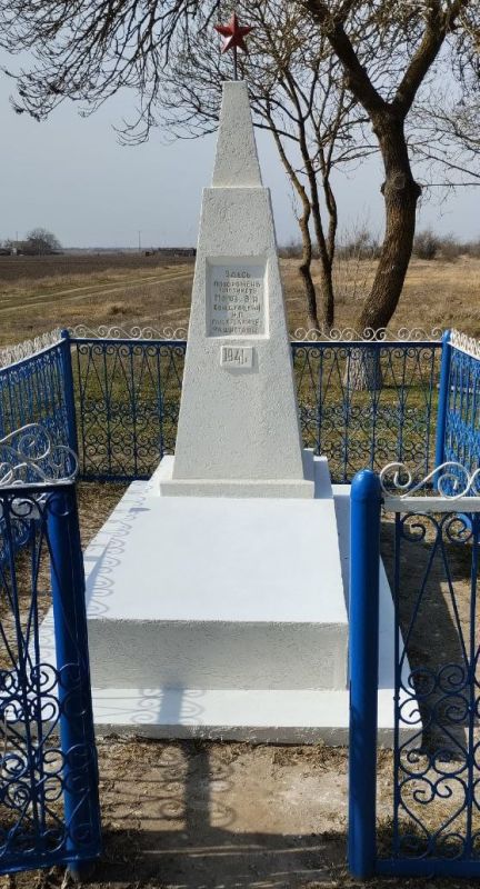 В селе Лиманское Скадовского округа реконструировали памятник Жертвам фашизма В селе Лиманское Скадовского округа реконструировали памятник Жертвам фашизма