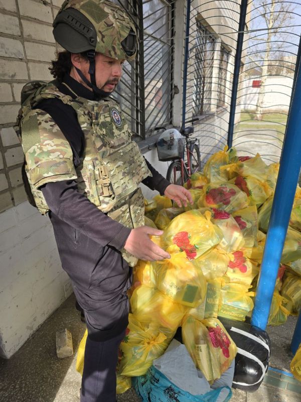 Специальный гуманитарный центр Крымской митрополии доставил помощь на Херсонщину Специальный гуманитарный центр Крымской митрополии доставил помощь на Херсонщину