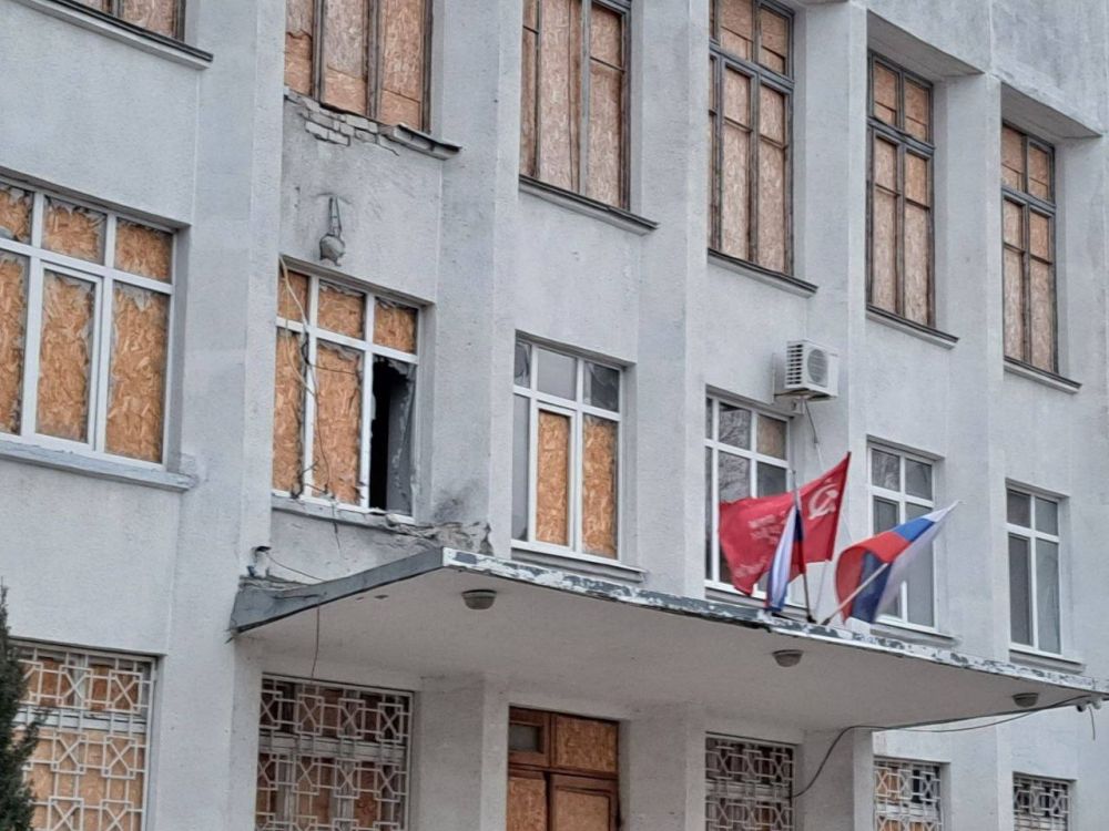 В Новой Каховке административное здание подверглось атаке со стороны ВСУ В Новой Каховке административное здание подверглось атаке со стороны ВСУ