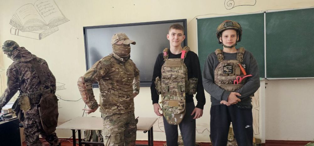 Урок мужества в Благодатном: встреча с участниками СВО Урок мужества в Благодатном: встреча с участниками СВО