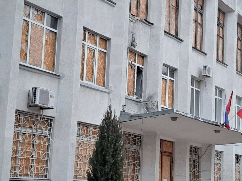 В Новой Каховке административное здание подверглось атаке со стороны ВСУ В Новой Каховке административное здание подверглось атаке со стороны ВСУ