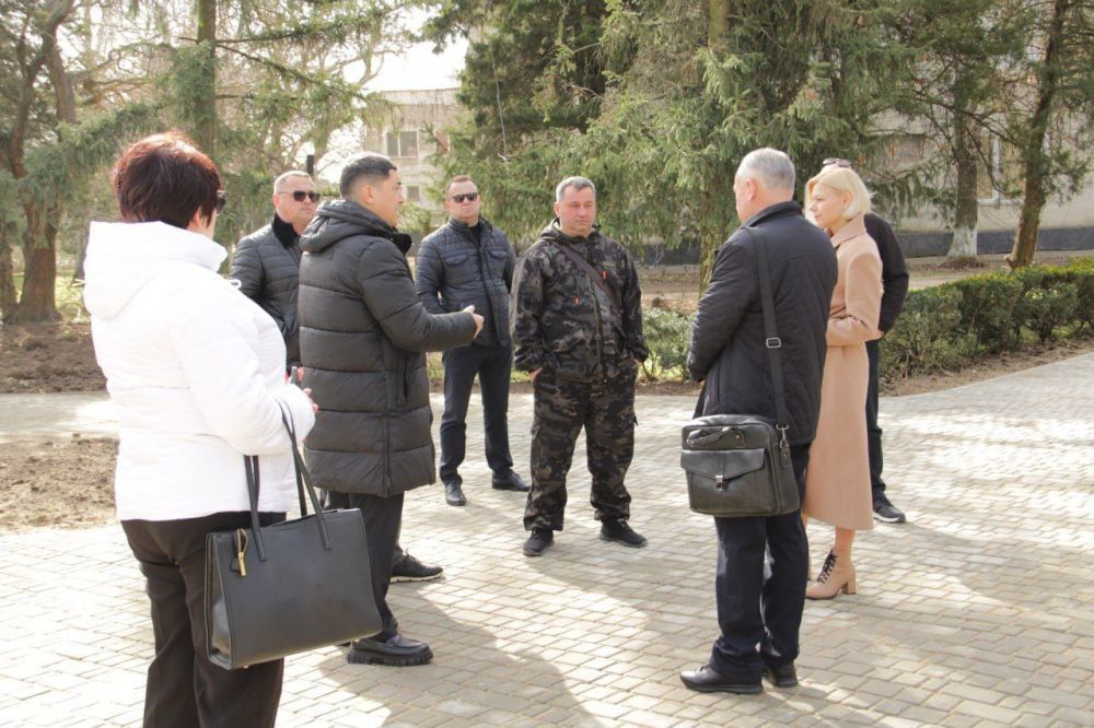 В Центральном парке Чаплинки провели оценку выполненных работ В Центральном парке Чаплинки провели оценку выполненных работ