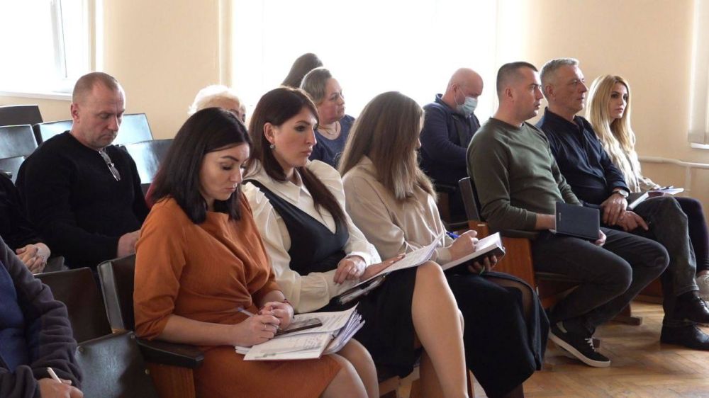 В Скадовске прошло заседание межведомственной рабочей группы по вопросам соблюдения законодательства о ценообразовании В Скадовске прошло заседание межведомственной рабочей группы по вопросам соблюдения законодательства о ценообразовании