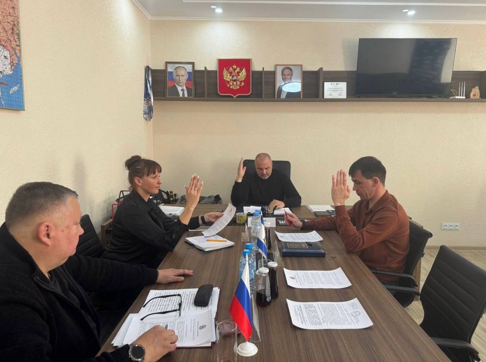 Сегодня, под председательством моего заместителя Владимира Косова состоялось очередное заседание Комитета Херсонской областной Думы по аграрной политике, земельным отношениям и экологии Сегодня, под председательством моего заместителя Владимира Косова состоялось очередное заседание Комитета Херсонской областной Думы по аграрной политике, земельным отношениям и экологии