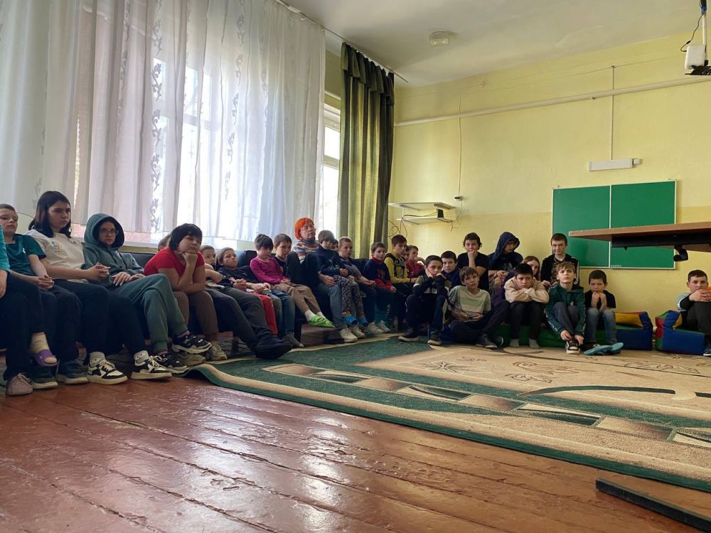 Специалисты Движения Первых провели лекцию для воспитанников Новокиевской школы-интерната Специалисты Движения Первых провели лекцию для воспитанников Новокиевской школы-интерната