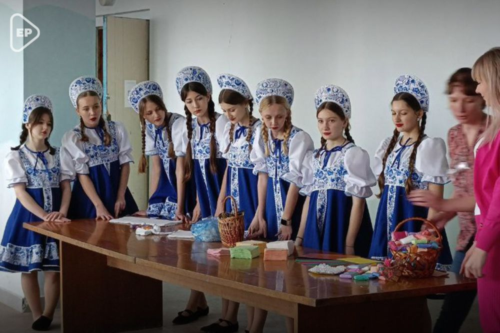 Представители "Единой России" в Херсонской области поздравили работников ЖКХ с Днем работников бытового обслуживания населения и жилищно-коммунального хозяйства Представители "Единой России" в Херсонской области поздравили работников ЖКХ с Днем работников бытового обслуживания населения и жилищно-коммунального хозяйства