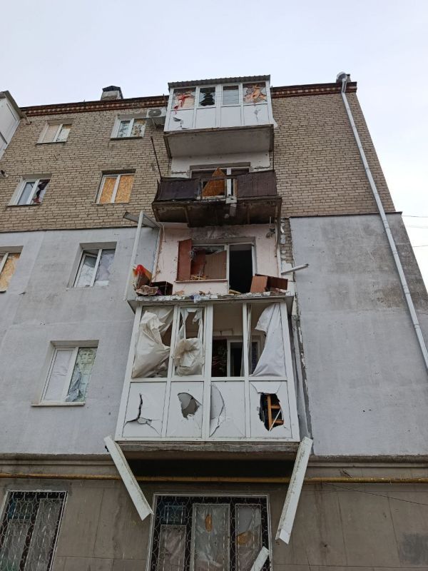 Каховка. Дом на улице Набережной Каховка. Дом на улице Набережной