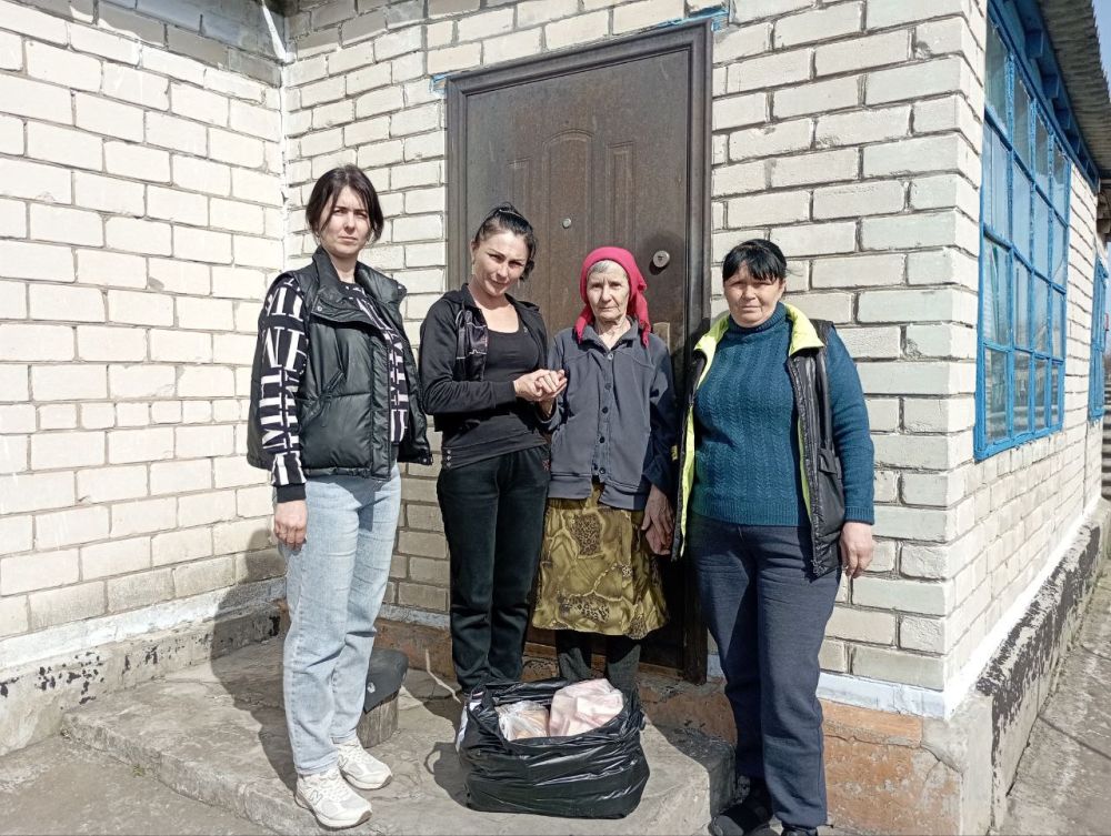 В Архангельской Слободе раздали гуманитарную помощь от Лабинского района В Архангельской Слободе раздали гуманитарную помощь от Лабинского района