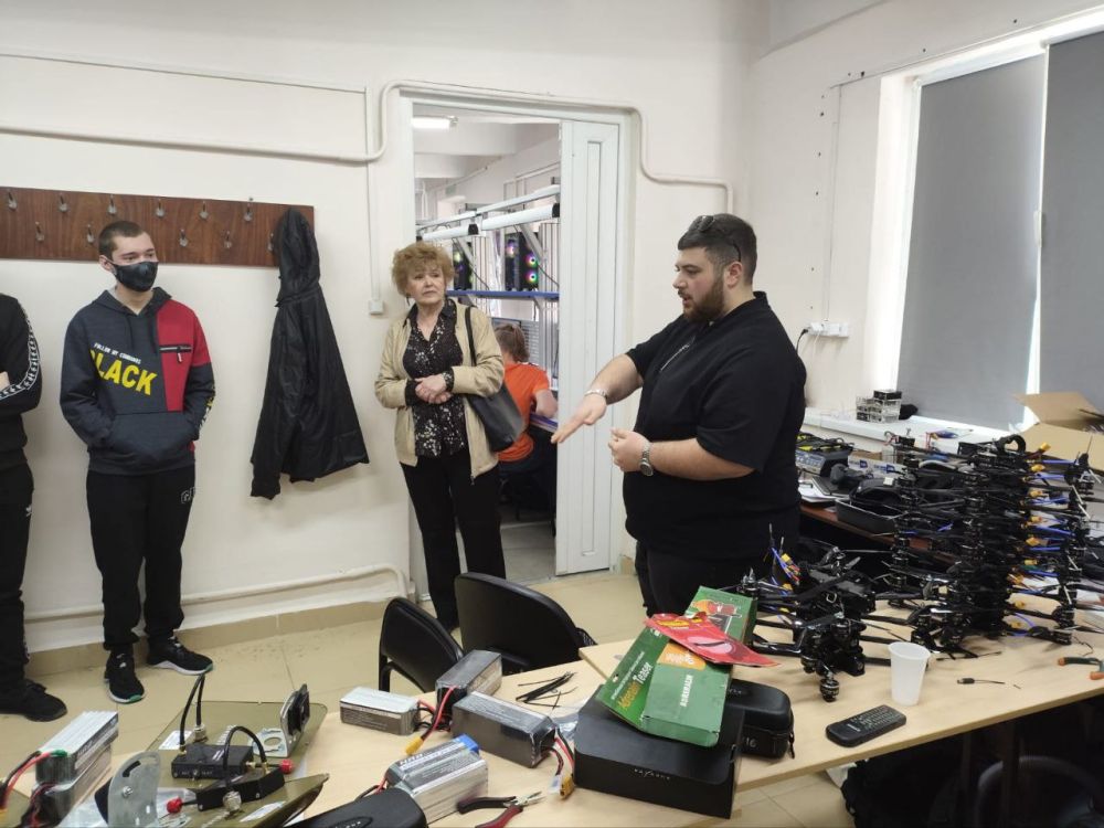 Состоялась экскурсия студентов Херсонского профессионального училища сервиса и дизайна в ведущий колледж юга России Состоялась экскурсия студентов Херсонского профессионального училища сервиса и дизайна в ведущий колледж юга России