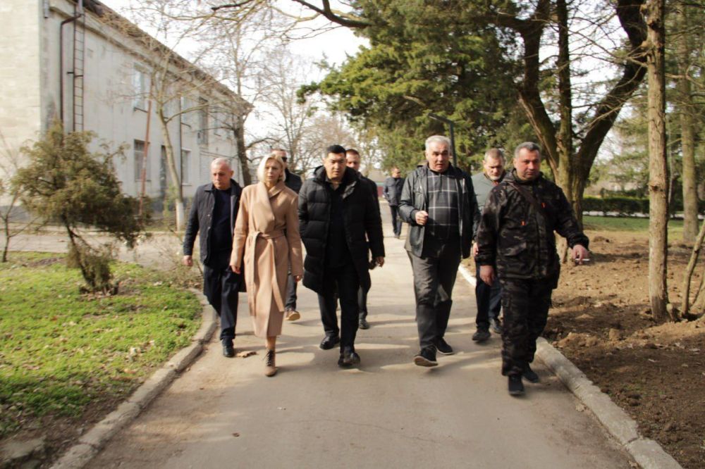 В Чаплинке прошла выездная проверка объекта Центральный парк В Чаплинке прошла выездная проверка объекта Центральный парк