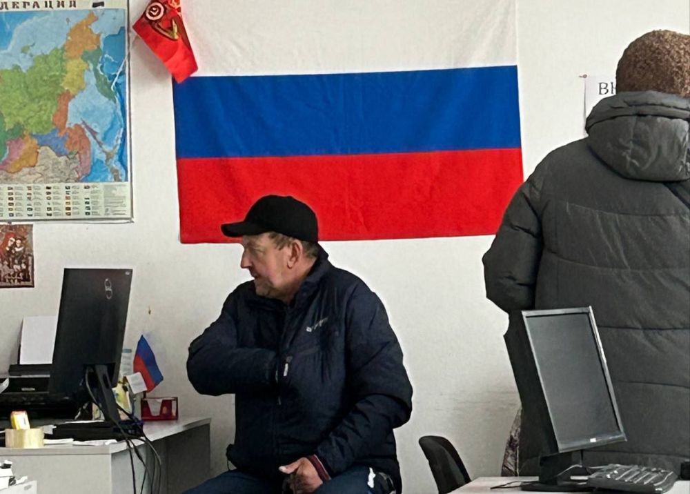 В Любимовке было выдано 800 продуктовых наборов от центра выдачи гуманитарной помощи Каховской администрации В Любимовке было выдано 800 продуктовых наборов от центра выдачи гуманитарной помощи Каховской администрации