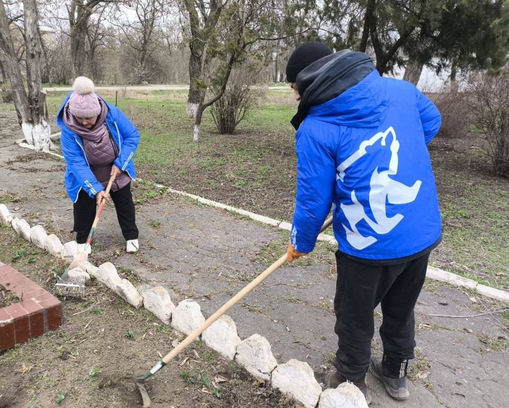 В селе Рубановка Великолепетихского округа убрали территорию возле памятников Великой Отечественной войны В селе Рубановка Великолепетихского округа убрали территорию возле памятников Великой Отечественной войны