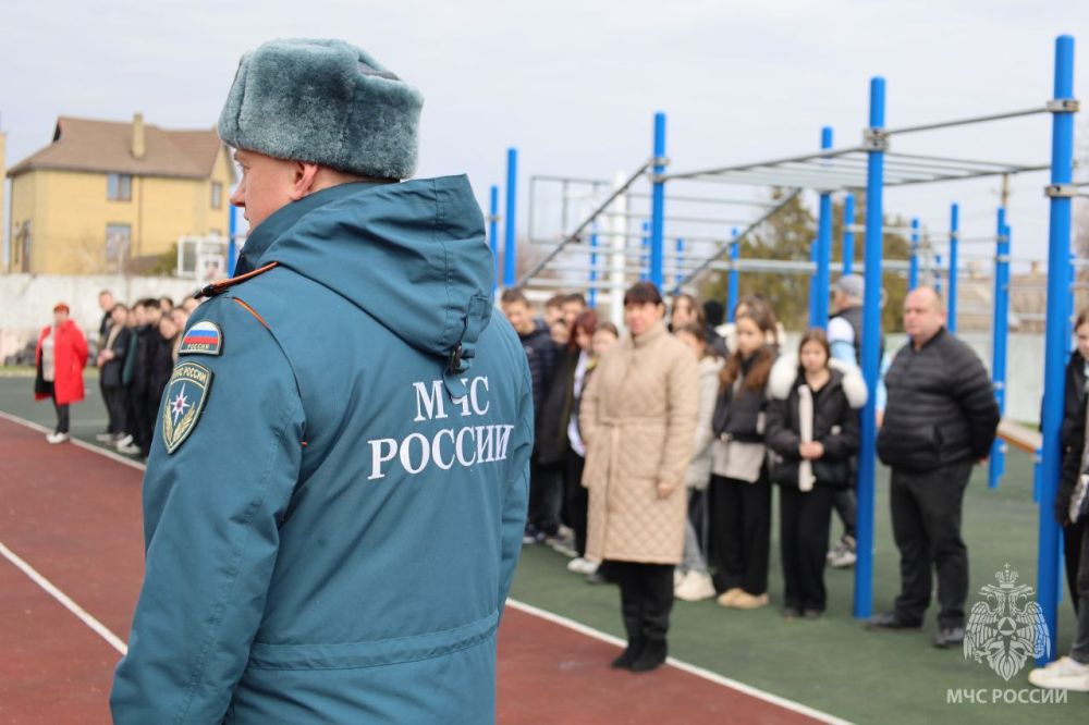 В Генической школе №1 прошла учебная эвакуация В Генической школе №1 прошла учебная эвакуация