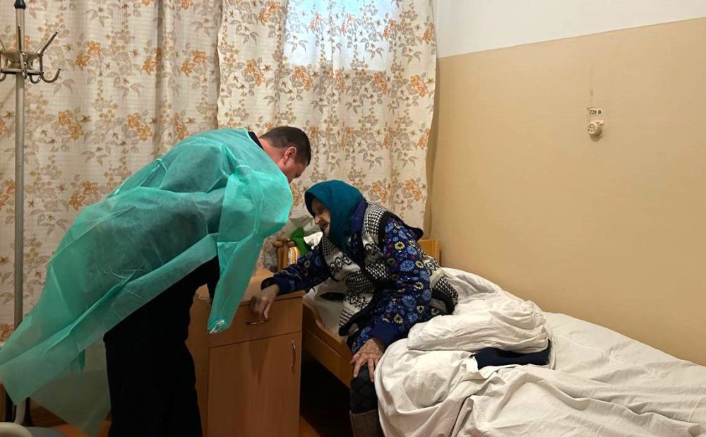 Глава городского округа город Новая Каховка Виталий Гура посетил больницу в Новой Каховке Глава городского округа город Новая Каховка Виталий Гура посетил больницу в Новой Каховке