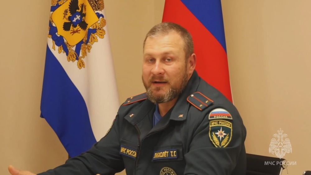 Словами о спасении: стихотворение ко Дню поэзии от чрезвычайного ведомства
