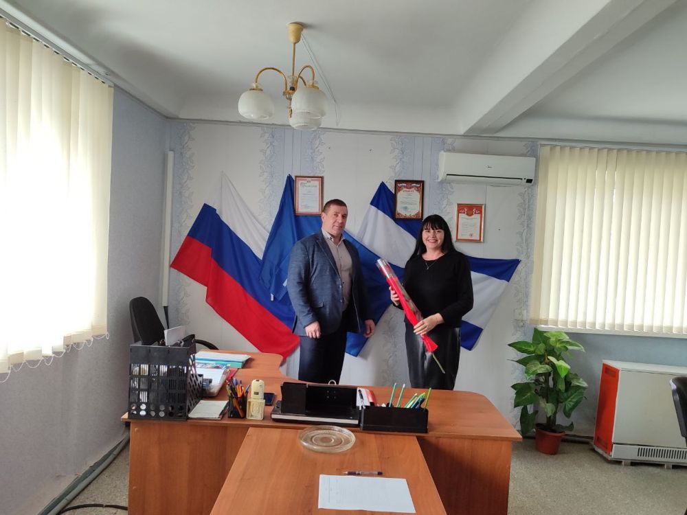 С наступающим Днем работника культуры сотрудников ДК в селе Вольное поздравили активисты «Единой России» С наступающим Днем работника культуры сотрудников ДК в селе Вольное поздравили активисты «Единой России»