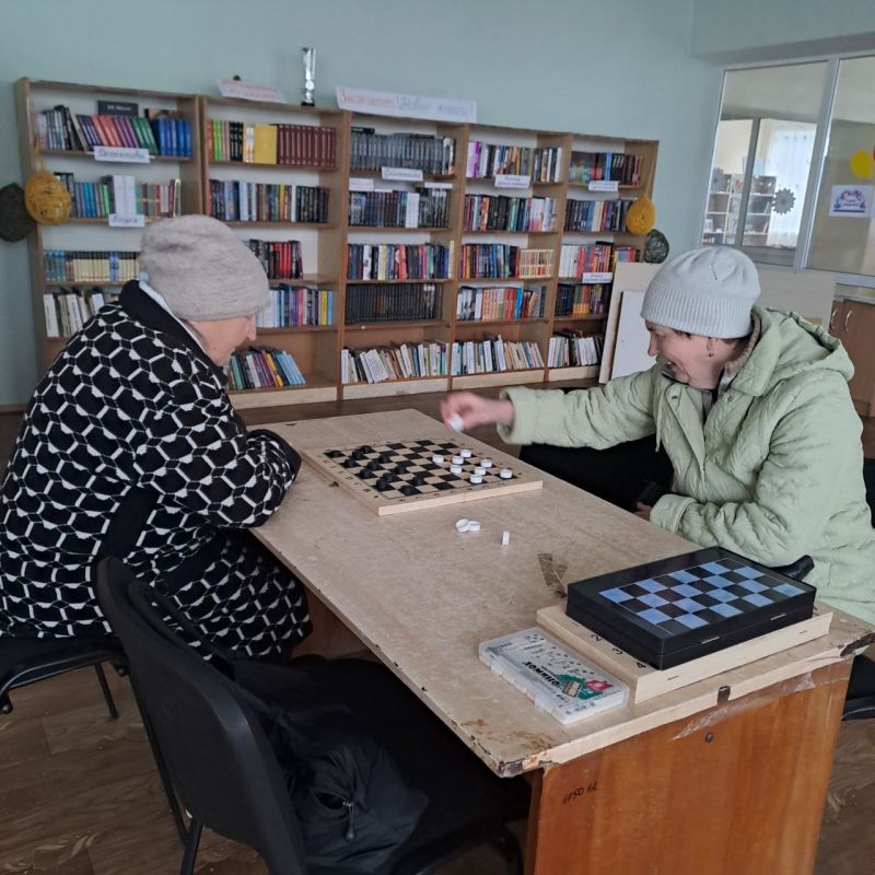 В Малокаховской библиотеке мы рады предложить множество настольных игр для всех возрастов — от детей до жителей старшего поколения В Малокаховской библиотеке мы рады предложить множество настольных игр для всех возрастов — от детей до жителей старшего поколения