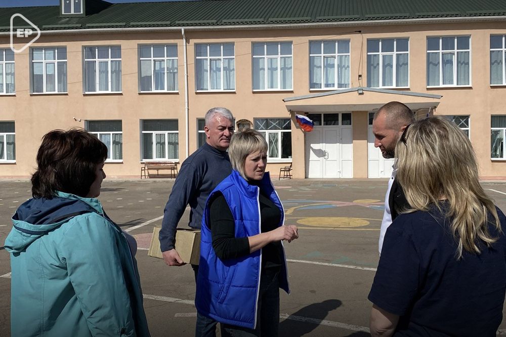 Ремонт в Тавричанской школе пройдет с учетом пожеланий педагогов и родителей учеников