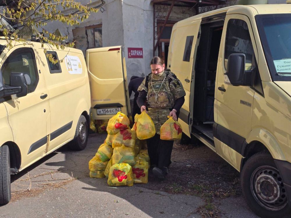 В Каховку доставили гуманитарную помощь от Крымской митрополии Русской православной церкви В Каховку доставили гуманитарную помощь от Крымской митрополии Русской православной церкви