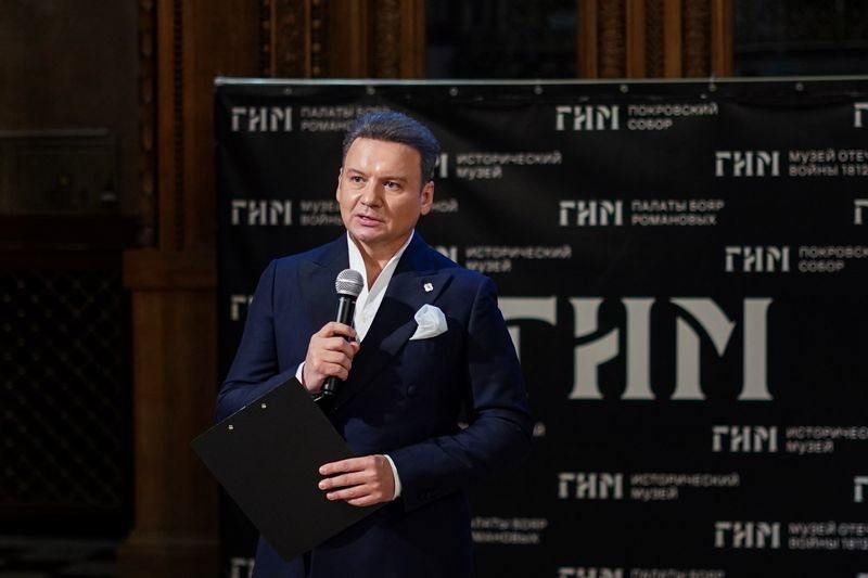 Владимир Путин присвоил Максиму Аверину, Александру Олешко и Анне Михалковой звания народных артистов РФ Владимир Путин присвоил Максиму Аверину, Александру Олешко и Анне Михалковой звания народных артистов РФ