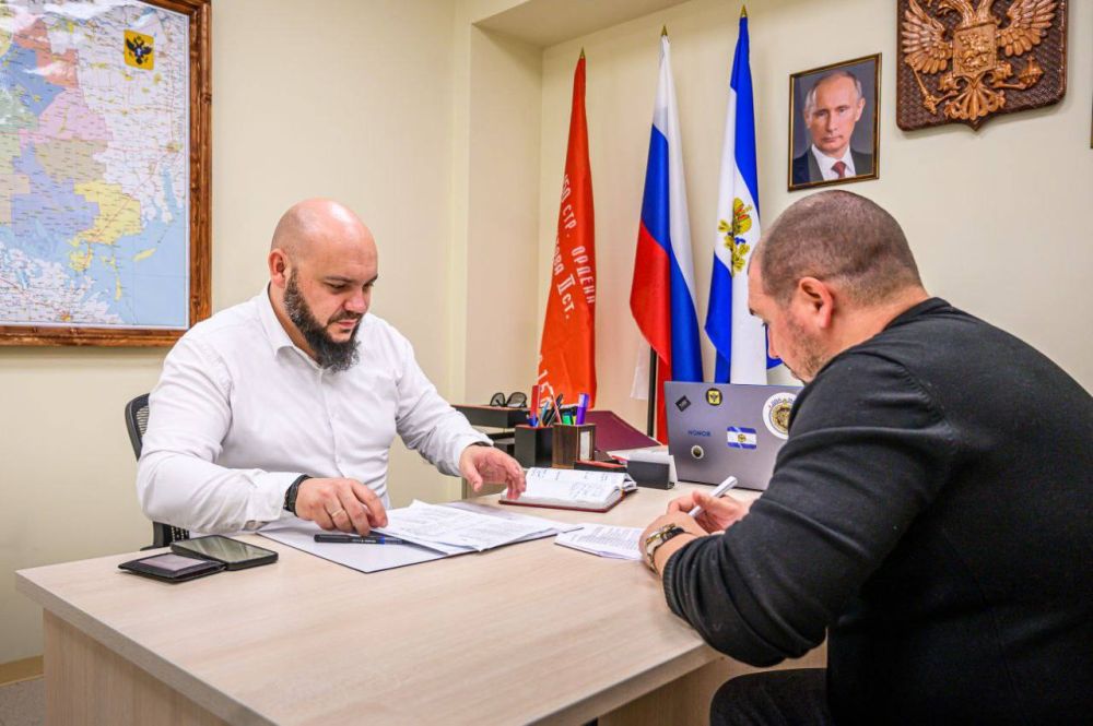 Сергей Георгиев: Провел рабочую встречу с председателем Исполнительного комитета Херсонского регионального отделения «Ассоциации юристов России» Евгением Юрьевичем Четкаревым Сергей Георгиев: Провел рабочую встречу с председателем Исполнительного комитета Херсонского регионального отделения «Ассоциации юристов России» Евгением Юрьевичем Четкаревым