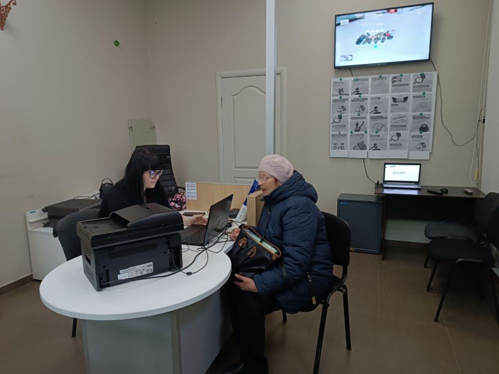 В Каховке прошли очередные выездные консультации социального фонда для маломобильных граждан В Каховке прошли очередные выездные консультации социального фонда для маломобильных граждан