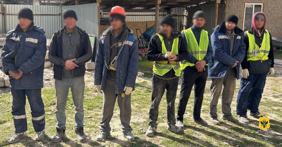 В Чаплынском округе полицейские выявили факты нарушения иностранными гражданами миграционного законодательства