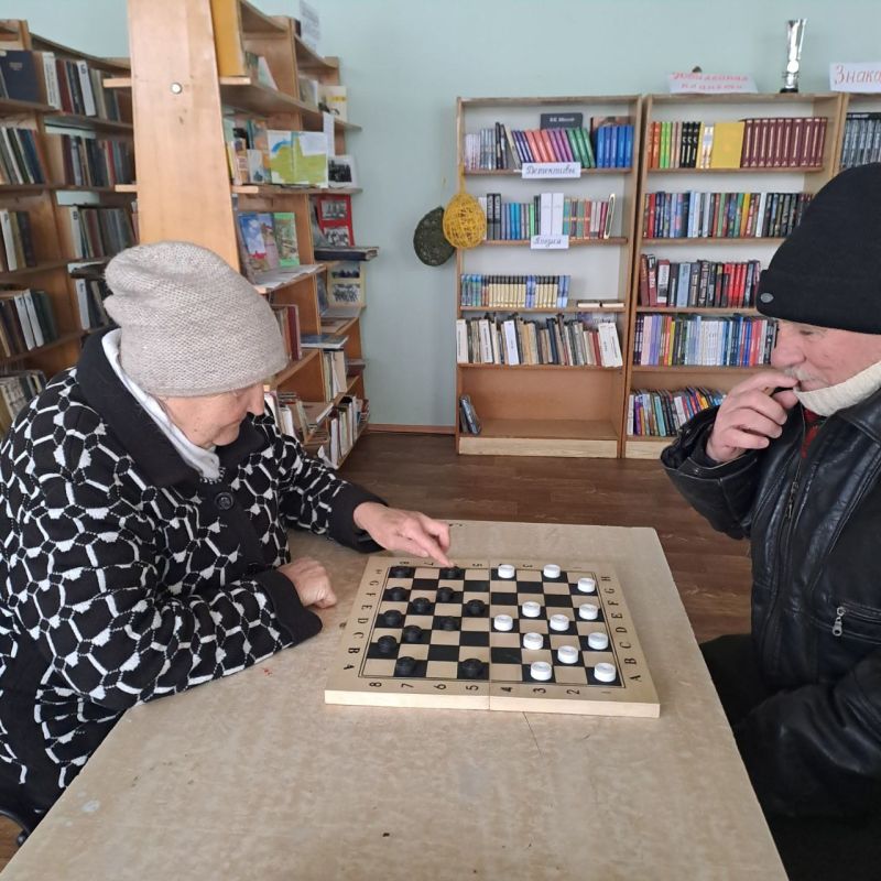 В Каховском округе проходят мероприятия в учреждениях культуры, посвященные 80-летию Великой Победы, направленные на воспитание патриотизма и уважения к истории В Каховском округе проходят мероприятия в учреждениях культуры, посвященные 80-летию Великой Победы, направленные на воспитание патриотизма и уважения к истории
