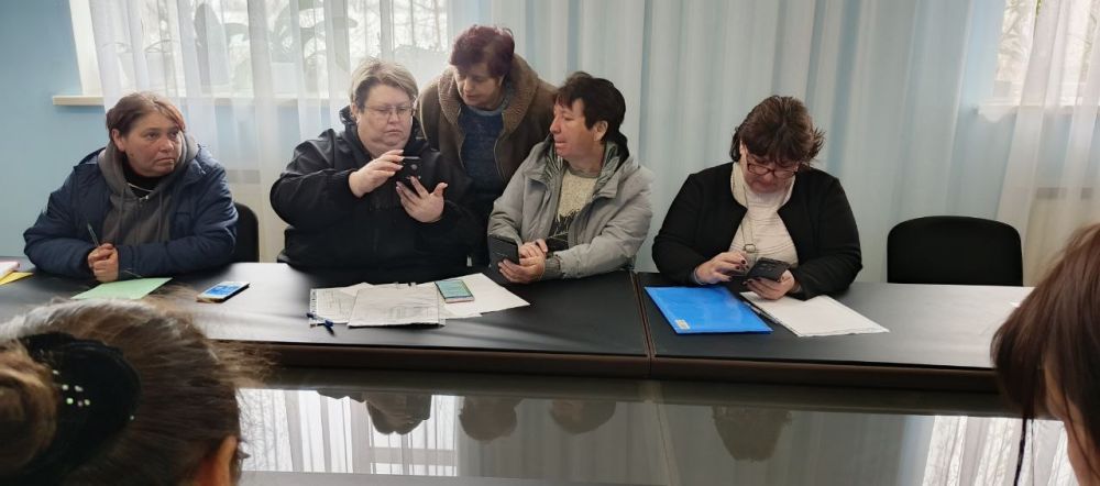 Представители "Единой России" в Алешкинском округе провели первый в Херсонской области диктант ЖКХ Представители "Единой России" в Алешкинском округе провели первый в Херсонской области диктант ЖКХ