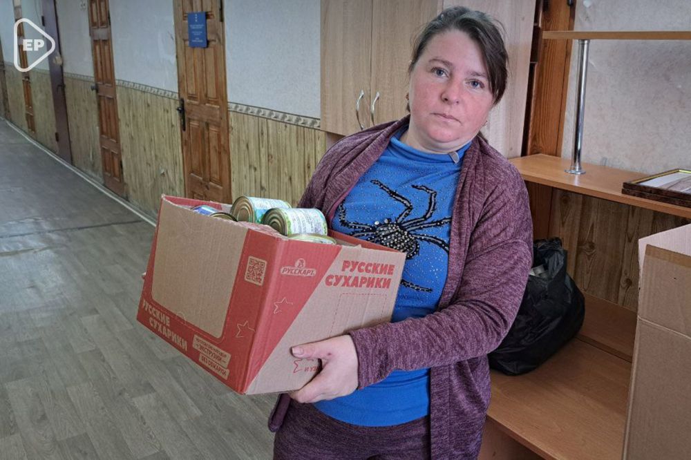 Волонтеры и муниципальные депутаты от «Единой России» помогли жителям округов продуктами и в бытовых вопросах Волонтеры и муниципальные депутаты от «Единой России» помогли жителям округов продуктами и в бытовых вопросах