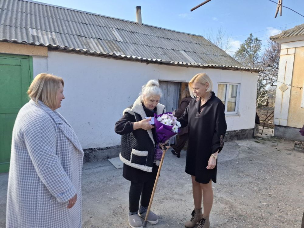 Жительница села Первоконстантиновка награждена медалью Жительница села Первоконстантиновка награждена медалью
