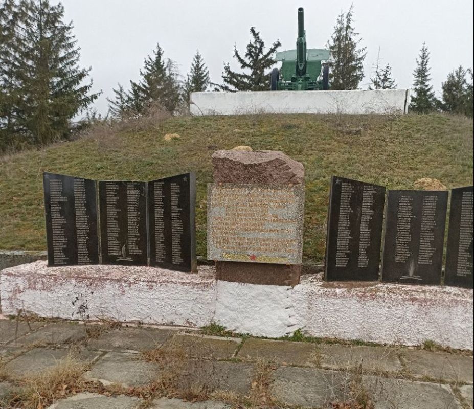 В Голой Пристани благоустраивают мемориальные объекты к 80-летию Победы в Великой Отечественной войне В Голой Пристани благоустраивают мемориальные объекты к 80-летию Победы в Великой Отечественной войне