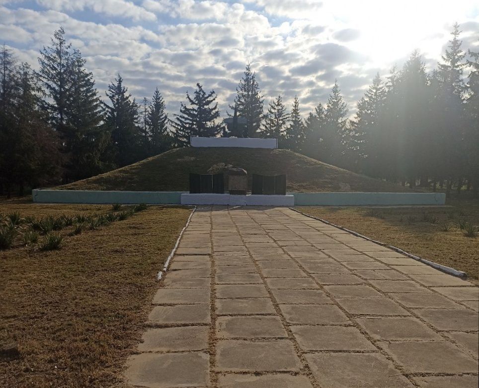 В Голой Пристани благоустраивают мемориальные объекты к 80-летию Победы в Великой Отечественной войне В Голой Пристани благоустраивают мемориальные объекты к 80-летию Победы в Великой Отечественной войне