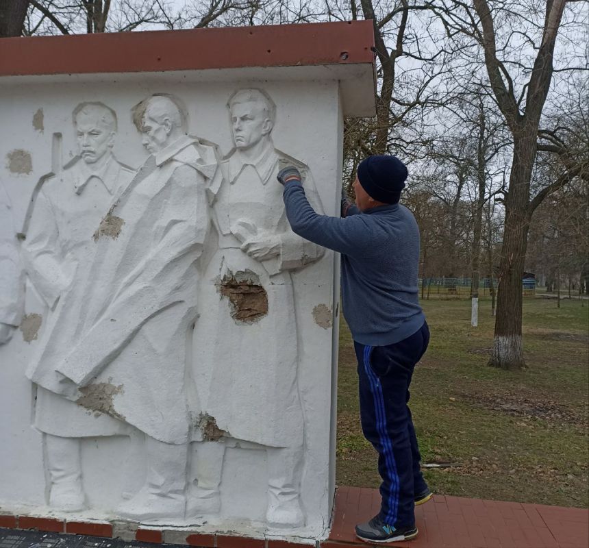 В Голой Пристани благоустраивают мемориальные объекты к 80-летию Победы в Великой Отечественной войне В Голой Пристани благоустраивают мемориальные объекты к 80-летию Победы в Великой Отечественной войне