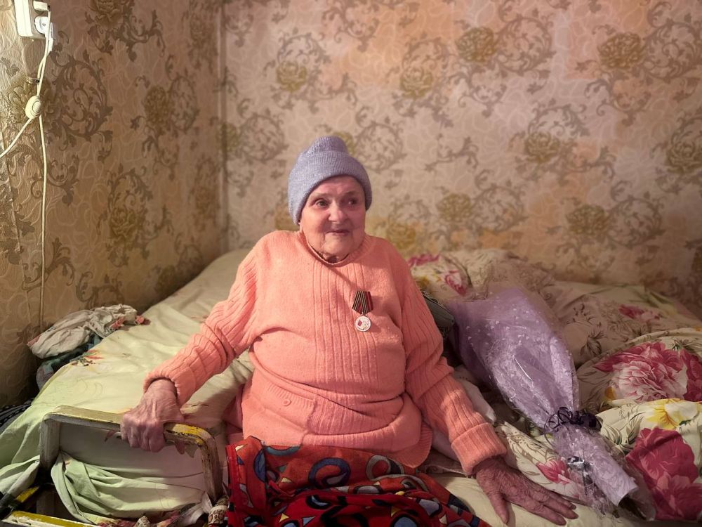 Юбилейные медали «80 лет Победы в Великой Отечественной войне» ветеранам в Херсонской области вручают главы округов и муниципальные депутаты Юбилейные медали «80 лет Победы в Великой Отечественной войне» ветеранам в Херсонской области вручают главы округов и муниципальные депутаты